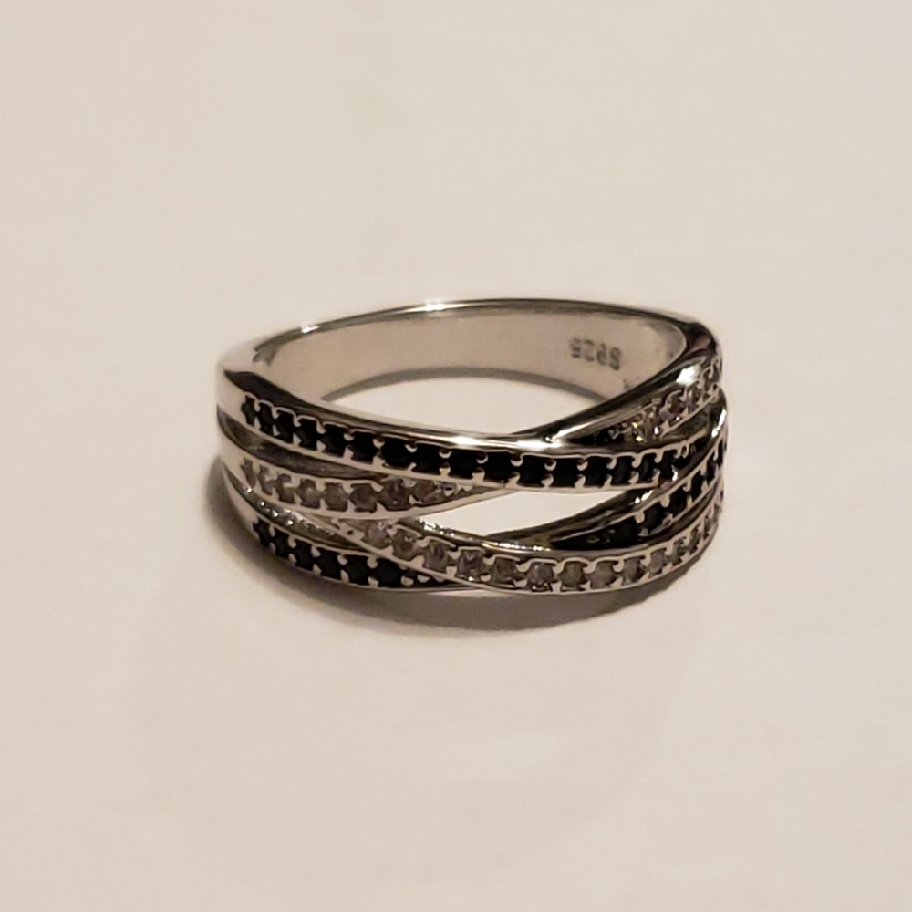 Infinity Ring CZ Black and White 925 Silver 8 - Picture 3 of 5